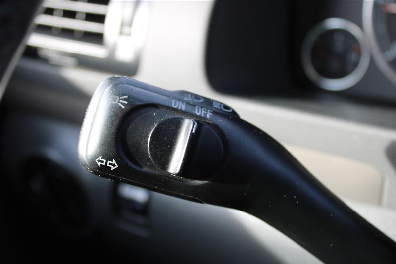 Volkswagen Sharan 1,9 TDi  TAŽNÉ,XENONY,7-MÍST - fotka 23 z 31