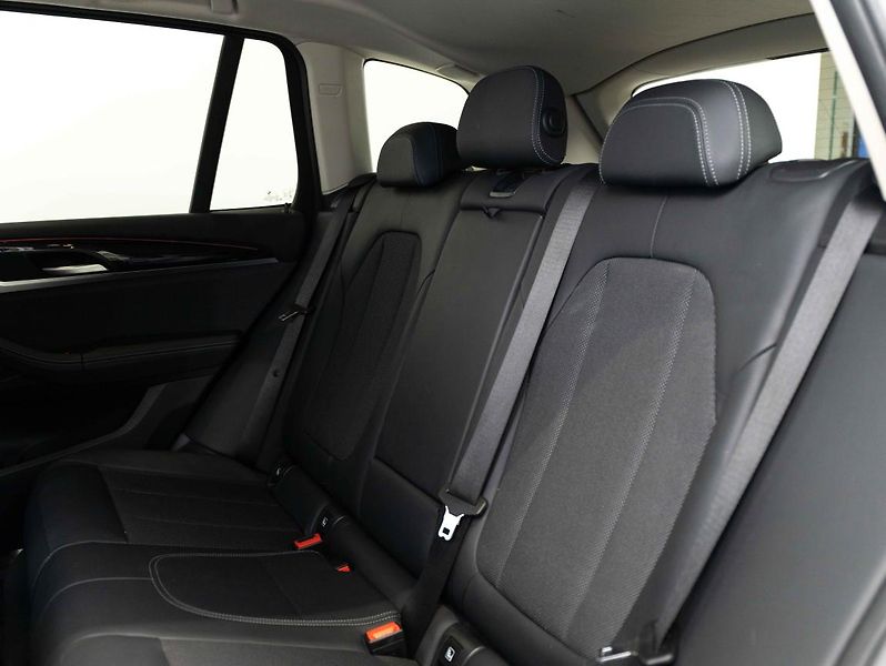 BMW X3 xDrive20d - fotka 21 z 21