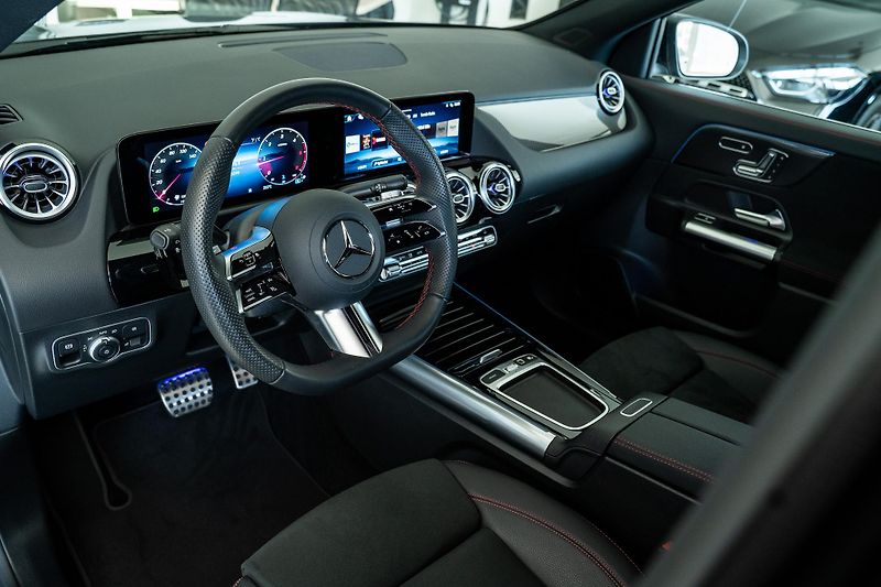 Mercedes-Benz GLA (2025) 200 d 4M/AMGPREMIUM/360/ESP - fotka 9 z 18