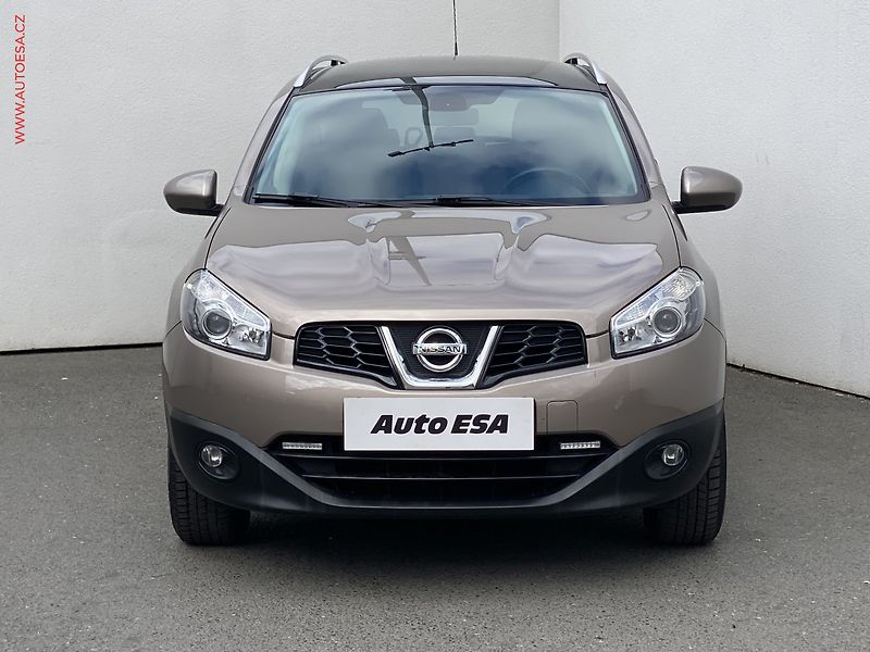 Nissan Qashqai (2011) 1.6i 7míst, Panor, +ALU - fotka 2 z 16