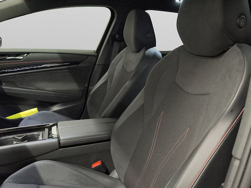 Volkswagen ID.7 Tourer GTX 4M DCC IQ 360 HuD Pano Taž - fotka 7 z 10