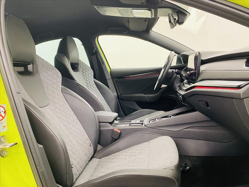 Škoda Octavia 1,5 TSI DSG 110kW SportLine - fotka 8 z 25