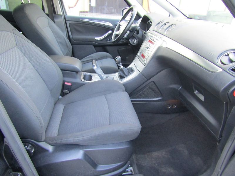 Ford S-MAX (2008) 1.8 TDCi 92kW  7 MÍST - fotka 26 z 35