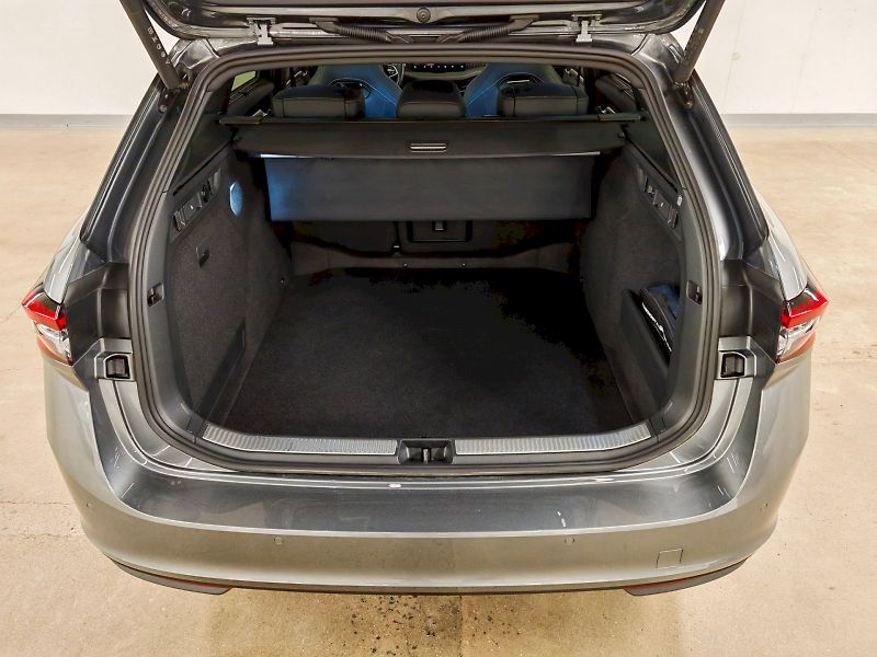 Škoda Superb (2025) Combi 2.0 TDI 142 kW DSG 4x4 S - fotka 33 z 36
