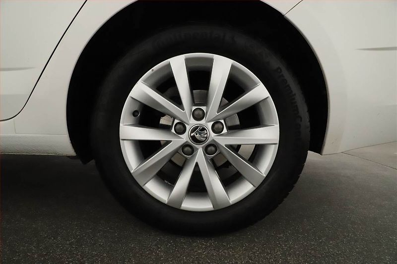 Škoda Octavia (2019) Ambition 1.6 TDI, ČR,1.maj - fotka 18 z 18