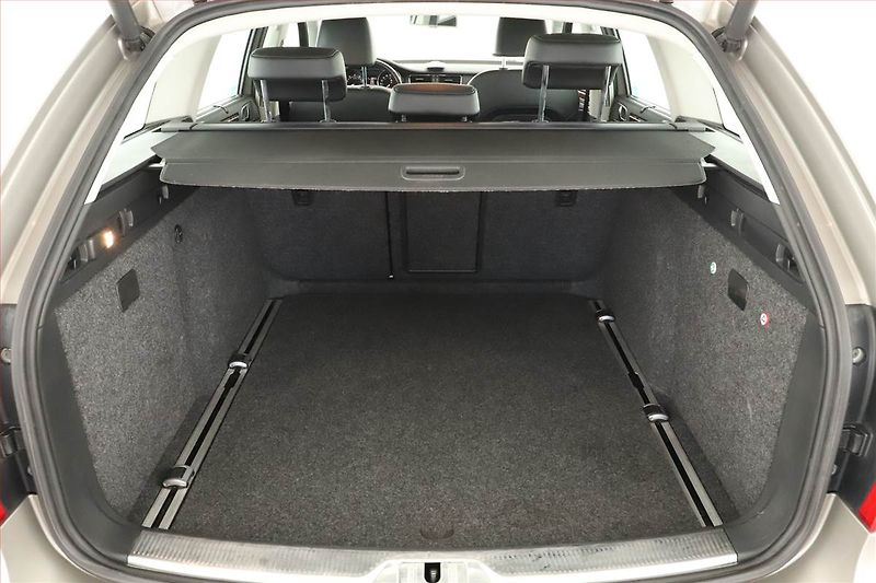 Škoda Superb (2011) Elegance 3.6 FSI V6, 4X4 - fotka 18 z 19