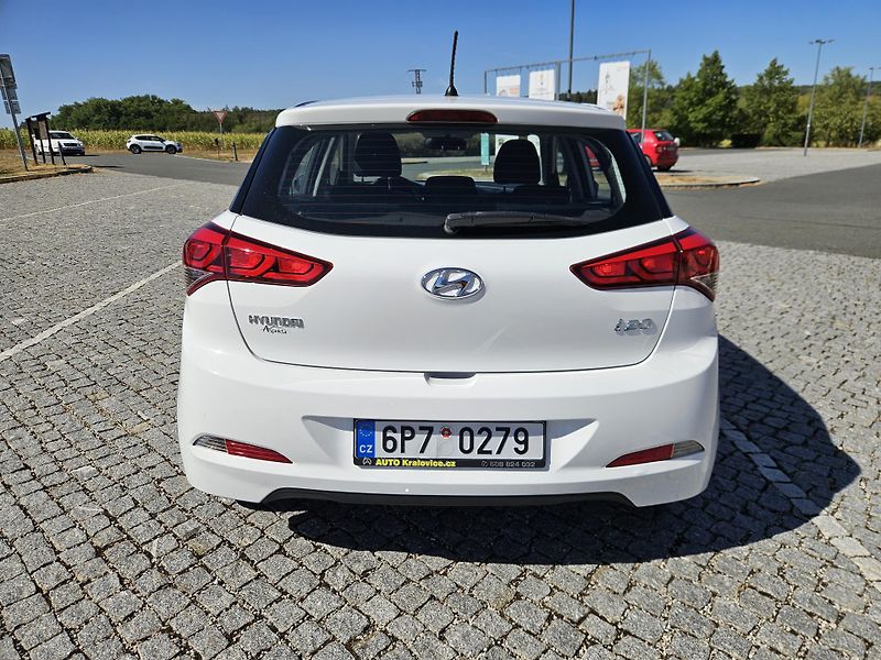 Hyundai i20 (2016) 1.2 NOVÉ ROZVODY A STK - fotka 8 z 23