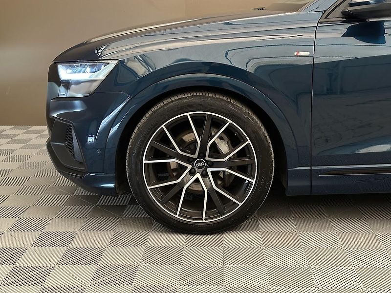 Audi Q8 (2021) S-Line 55 TFSI Quattro 250 kW  - fotka 7 z 33