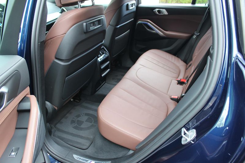 BMW X6 xDrive30d Mpaket - fotka 12 z 25