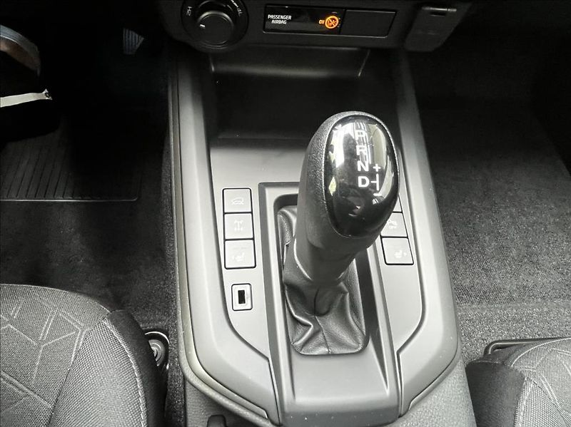 Isuzu D-Max 1,9 Double Cab  6A/T LS MY25 - fotka 21 z 25