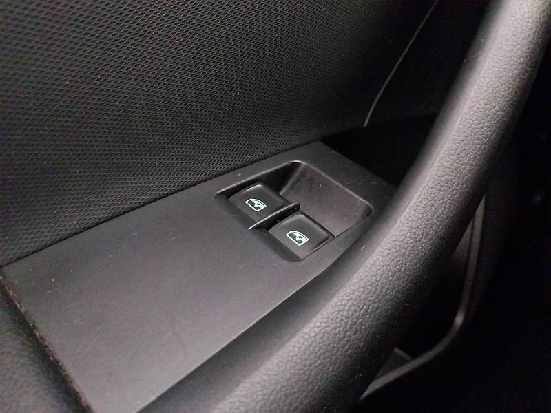 Škoda Rapid (2015) Spaceback 1.2 TSI, Serv.kniha - fotka 15 z 16