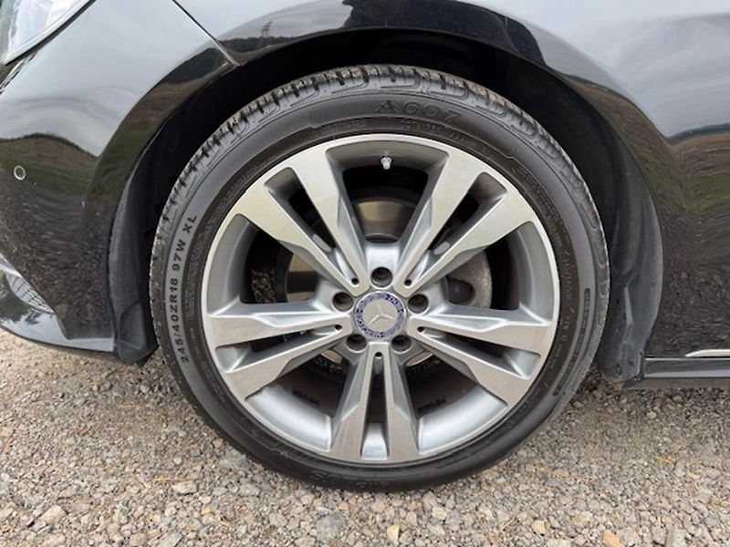 Mercedes-Benz Třídy E MB E 200 CDi kombi - fotka 9 z 35