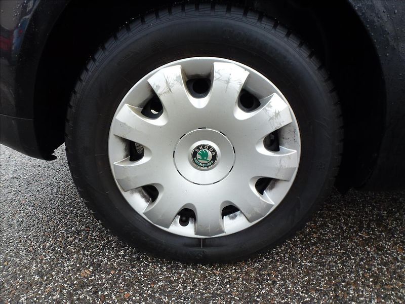Volkswagen Touran 2,0 TDI 6rychl,TZ,Klima,7míst - fotka 42 z 45