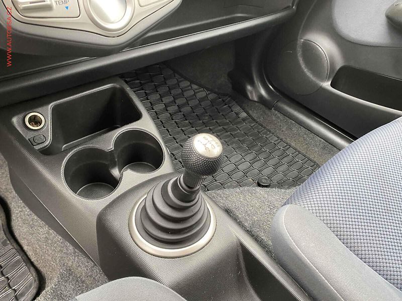 Honda Jazz (2007) 1.3i, ČR, Klima - fotka 16 z 16