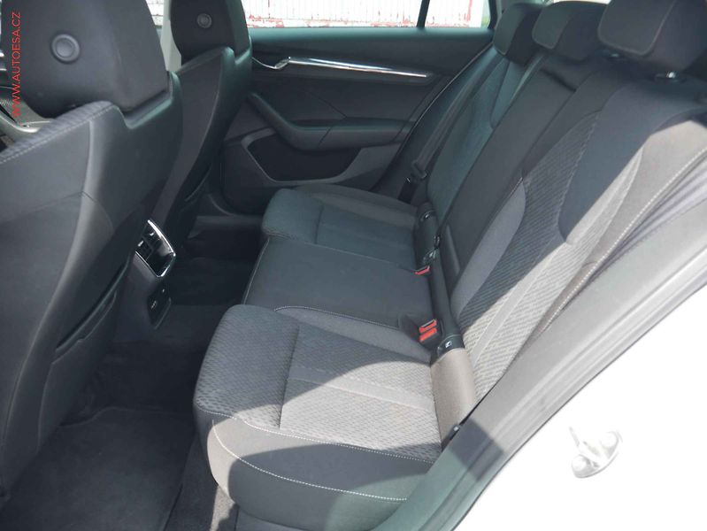 Škoda Octavia (2021) 2.0TDi, ČR, DSG - fotka 10 z 17