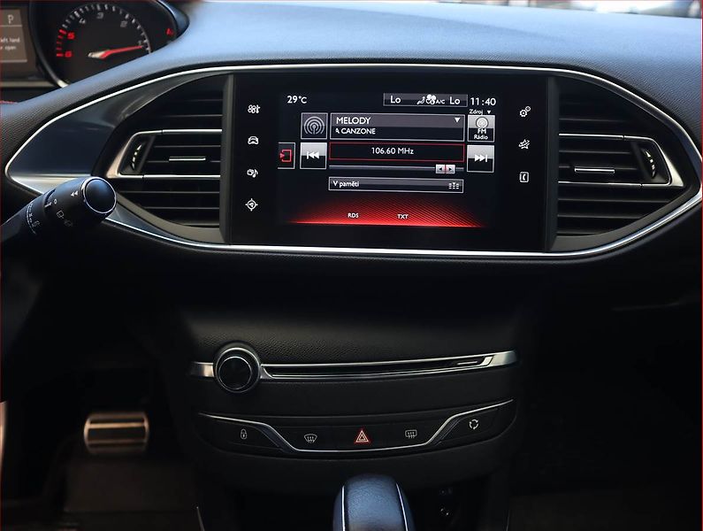 Peugeot 308 (2015) 2.0 BlueHDi GT, Automat, Kůže - fotka 12 z 23
