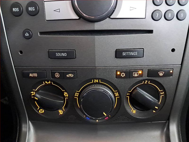 Opel Antara (2007) 2.0 CDTI, 4X4, Automat, Tažné - fotka 17 z 20