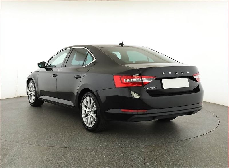Škoda Superb (2021) Style 2.0 TDI - fotka 4 z 20