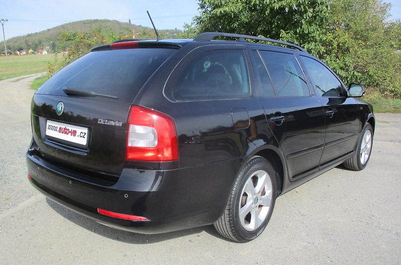 Škoda Octavia 1.2 TSi*TAŽNÉ*L+Z PNEU*VÝHŘEV - fotka 7 z 43