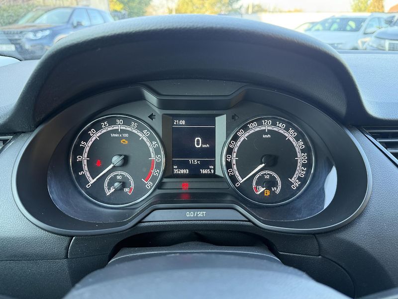 Škoda Octavia 1.6 TDI 85 kW - fotka 14 z 22