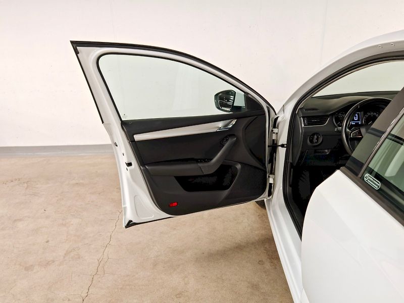 Škoda Octavia (2018) 1.0 TSI 85 kW Ambition Plus - fotka 16 z 25