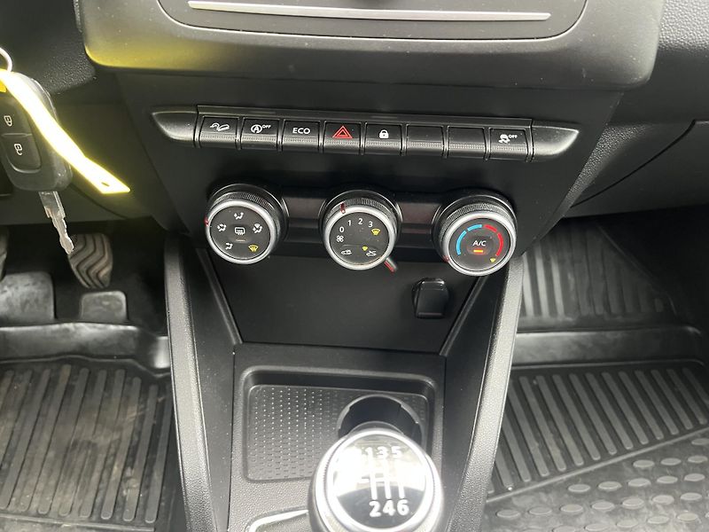 Dacia Duster (2021) 1,5 DCi 84 Kw 4X4 ČR, TAŽNÉ!!! - fotka 14 z 18