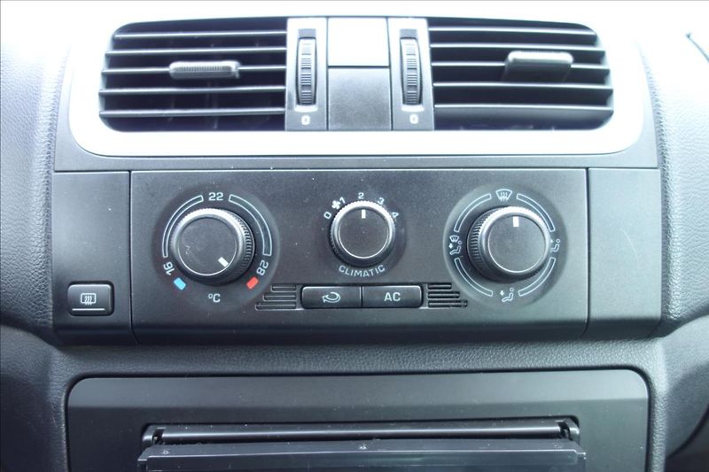 Škoda Fabia 1,2 i,ČR,2 MAJ.,SERV.KN.,KLIMA - fotka 20 z 44