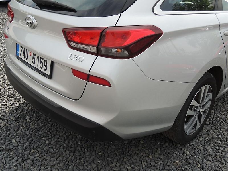 Hyundai i30 (2019) Combi 1.6CRDi,100kw,automat,ČR - fotka 13 z 52