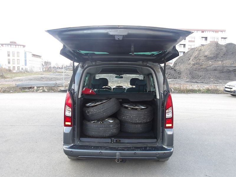 Citroën Berlingo 1,6HDi MULTISPACE 1.MAJITEL !! - fotka 18 z 32