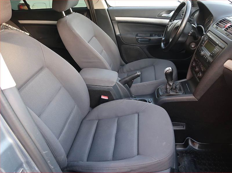 Škoda Octavia (2005) Elegance 1.9 TDI 4x4, 4X4 - fotka 9 z 14