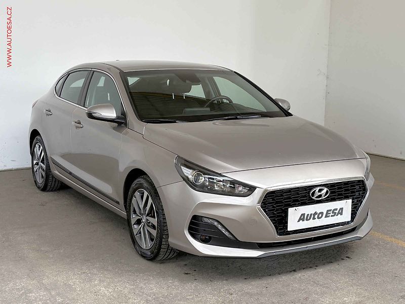 Hyundai i30 (2019) 1.4 T-GDi, 1.maj,ČR, Trikolor - fotografie inzerátu