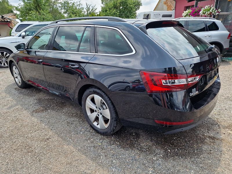 Škoda Superb 2,0TDI 110KW NAVI VÝHŘEV  - fotka 6 z 20