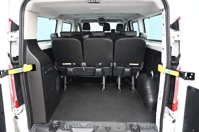 Ford Transit Custom (2020) 2.0 320 L2H1 9 Míst Klima ACC - fotka 6 z 26