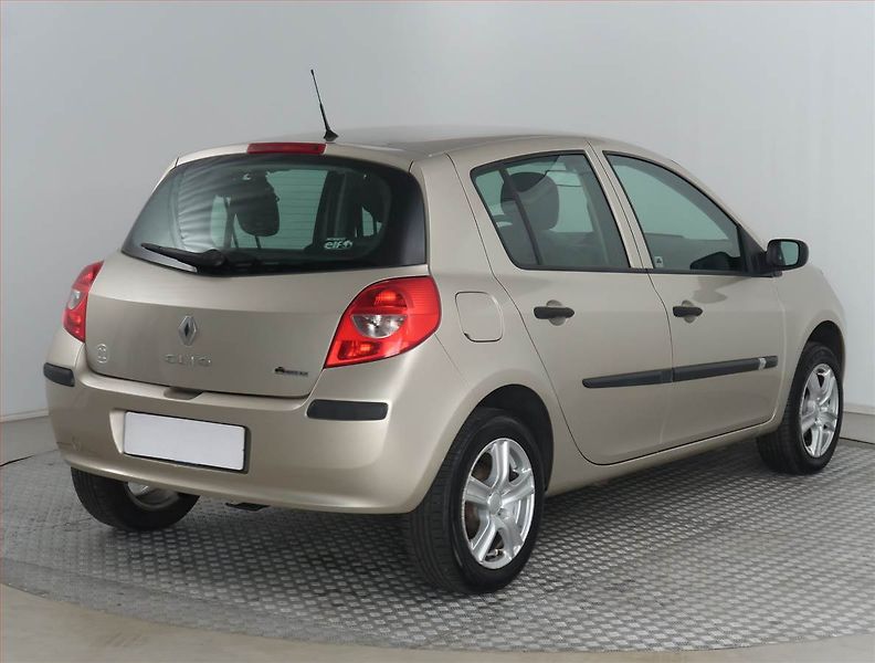 Renault Clio (2007) 1.2 16V , nová STK - fotka 2 z 15