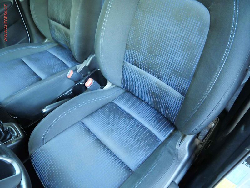 Hyundai ix20 (2012) 1.4CVVT, 2.maj,ČR, AC - fotka 9 z 20
