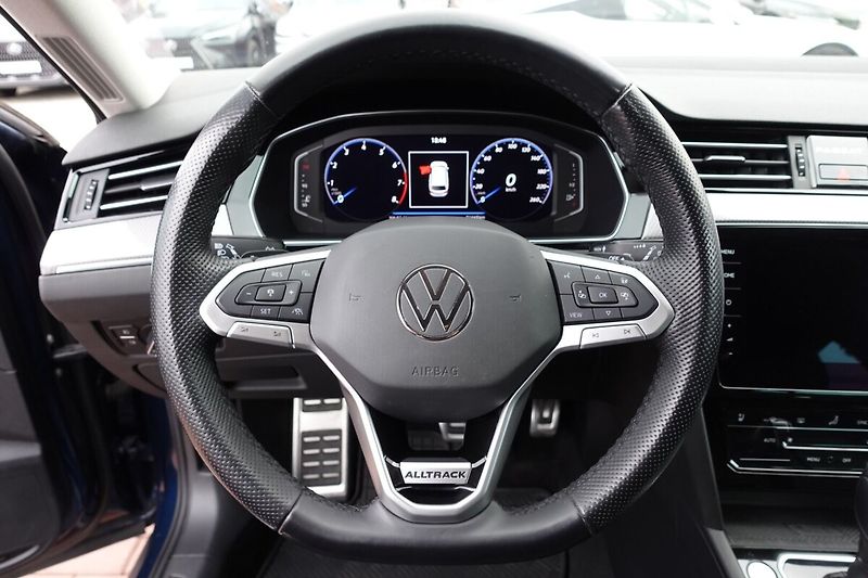 Volkswagen Passat ZLEVNĚNO 2,0TSi 206kW Alltrack - fotka 18 z 37