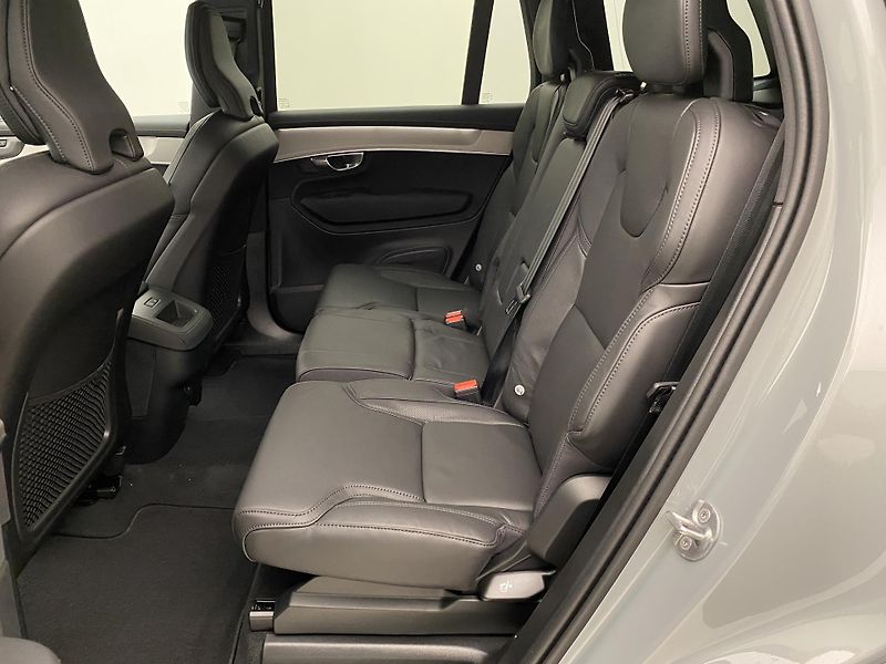 Volvo XC90 (2026) B5 AWD BLACK EDITION PLUS 7m - fotka 6 z 69
