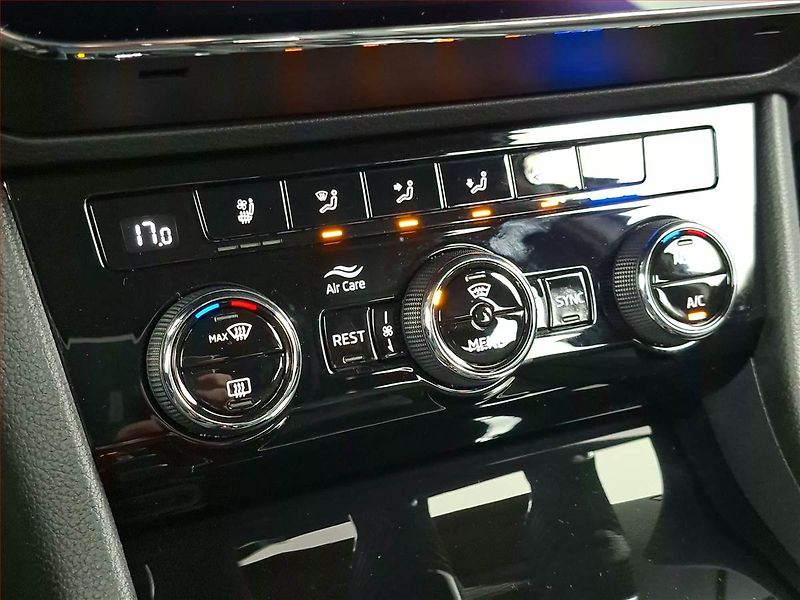 Škoda Superb (2023) 2.0 TDI - fotka 16 z 24