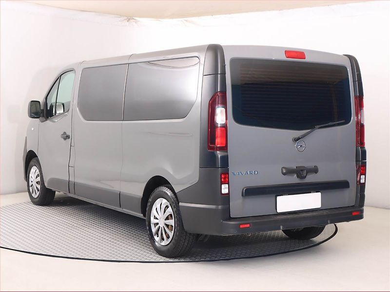 Opel Vivaro (2019) 1.6 BiCDTI, Bus, 9Míst - fotka 4 z 19