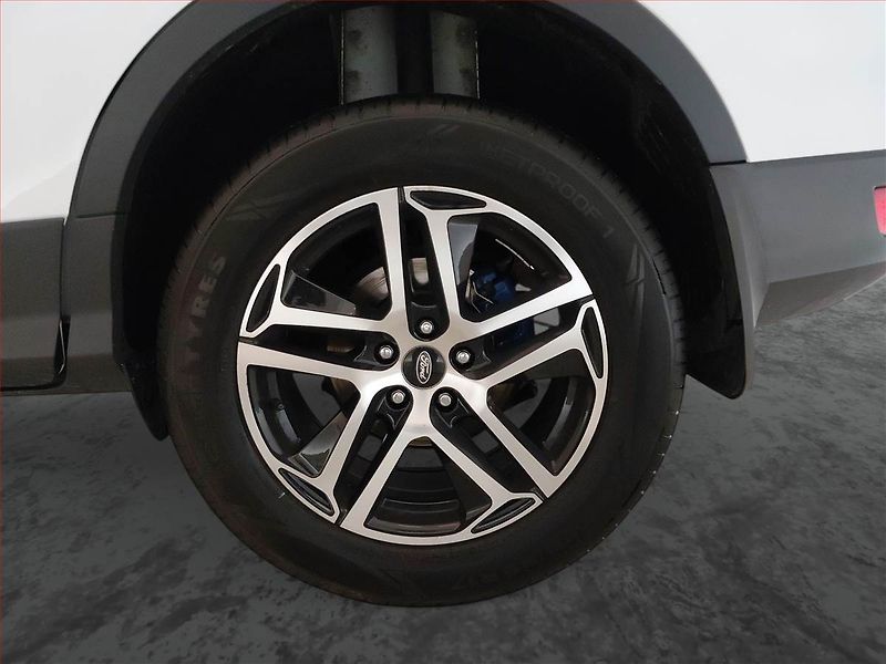 Ford Kuga (2014) 2.0 TDCi, 4X4, Xenony - fotka 15 z 18