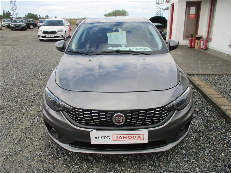 Fiat Tipo 1,4 i 16V, digiklima,Zamluven - fotka 2 z 40