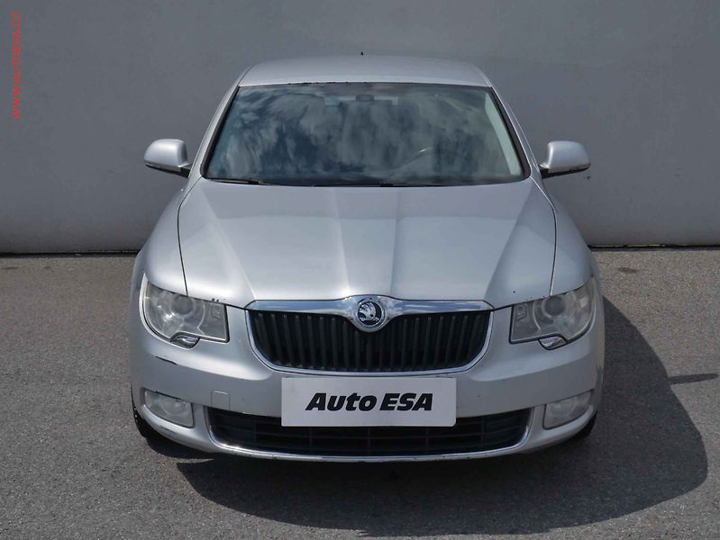 Škoda Superb (2010) 2.0TDi, Ambition, DSG - fotka 2 z 3