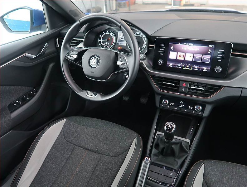 Škoda Kamiq (2022) 1.0 TSI, Tempomat - fotka 7 z 20