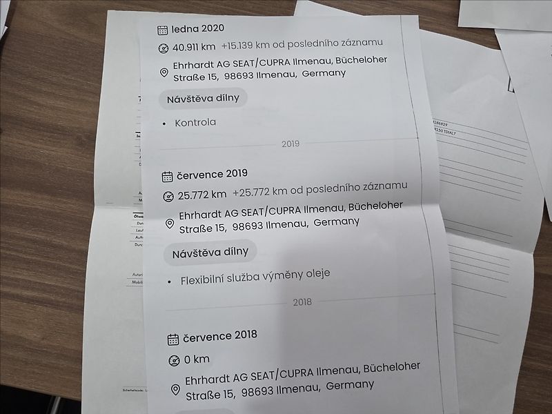 Volkswagen Multivan 2,0 TDi DSG BULLI KŮŽE 7 míst - fotka 49 z 50