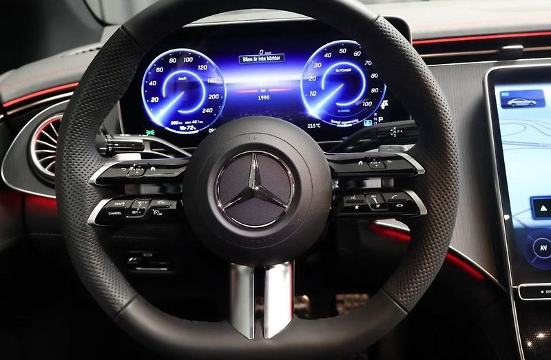 Mercedes-Benz EQE 350 AMG 4M Kamera Tažné BLIS  - fotka 17 z 23