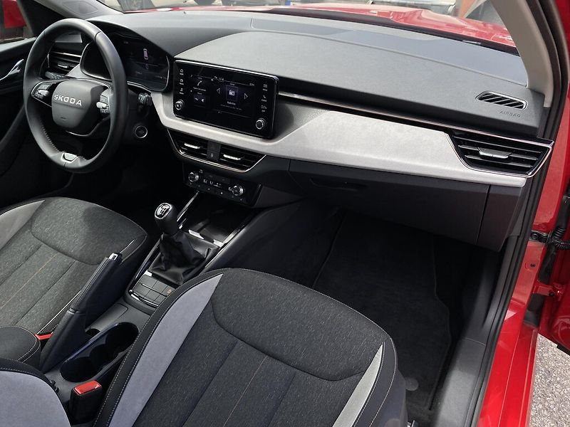 Škoda Kamiq 1,0 TSI 85 kW Top Selection - fotka 25 z 27