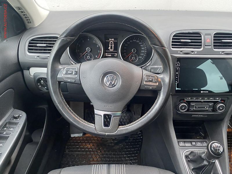 Volkswagen Golf (2012) 1.2 TSi, Match, +ALU - fotka 11 z 17