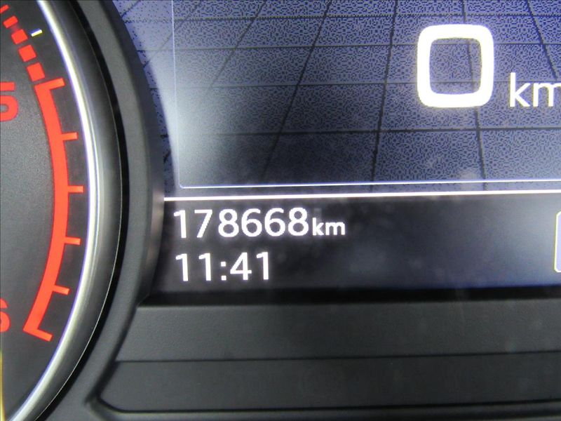 Audi A4 2,0 TDI 110kW Sedan - fotka 15 z 34