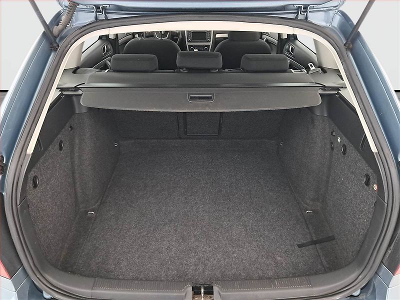 Škoda Octavia (2010) Elegance 1.4 TSI, ČR,1.maj - fotka 14 z 17