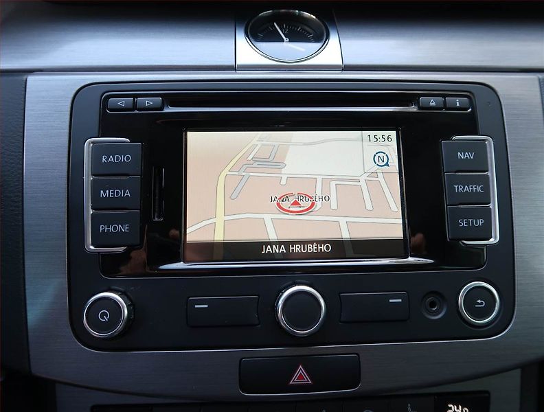 Volkswagen Passat (2013) 2.0 TDI, Navi, Tempomat - fotka 16 z 21